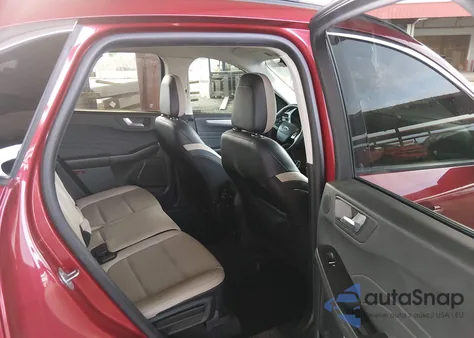 2021 Ford Escape Sel z USA, uszkodzony, nr VIN 1FMCU0H60MUB05836